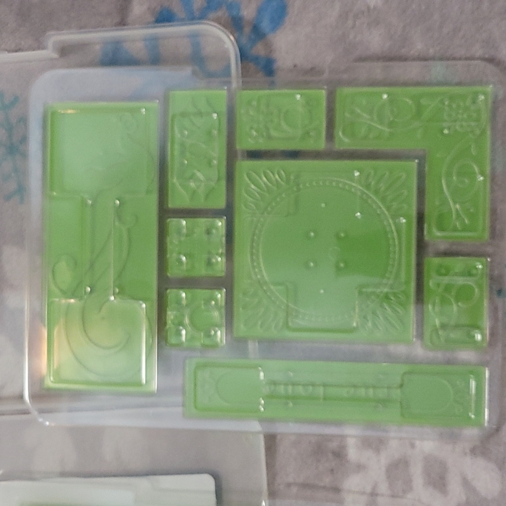 Cuttlebug Provo Craft set - Picture 5 of 5